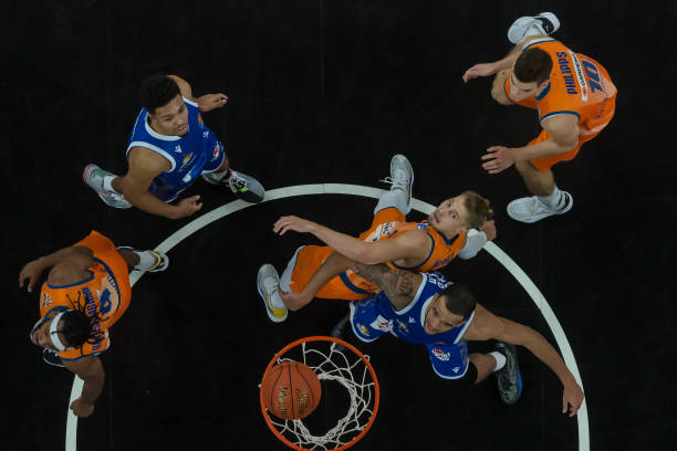 彩的表现引 彩的表现引