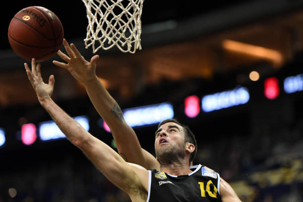 率先破门 率先破门